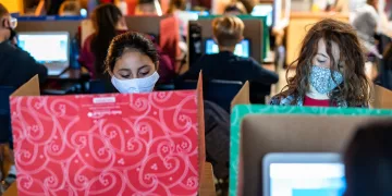 [속보] 텍사스 대법원, 학교내 마스크의무화 ‘제동’