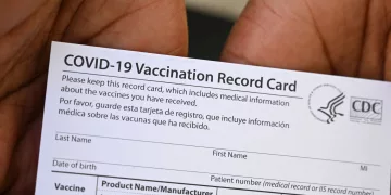 시카고 약사, 백신접종카드 훔쳐 장당 10달러에 판매