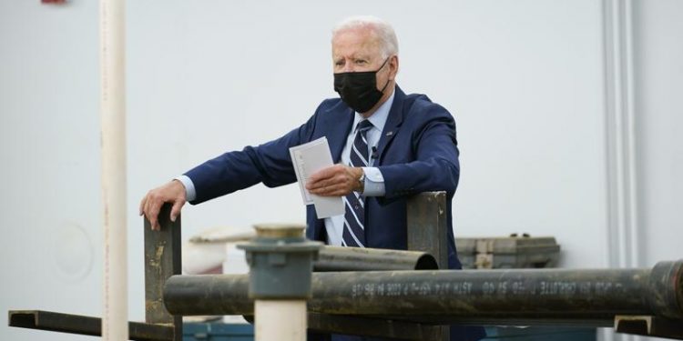 바이든 행정부, 백신 맞은 외국인만 입국 허용 검토 중