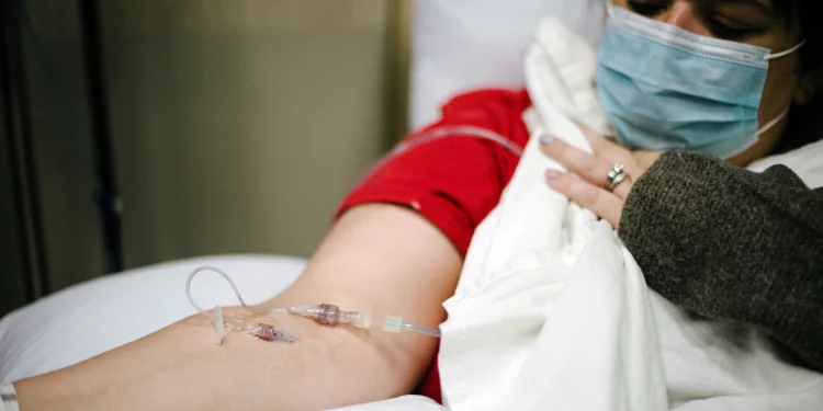 FDA 자문위, 부스터샷 승인 반대 … “아직 필요없다”