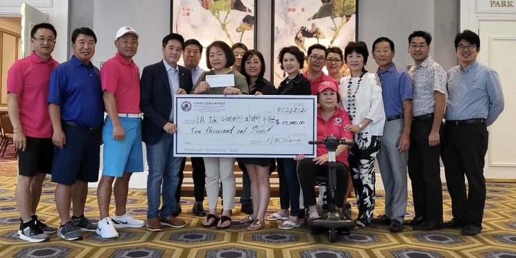 [사진] 중남부연합회, 배턴루지 한인회에 수해성금 1만 달러 기부