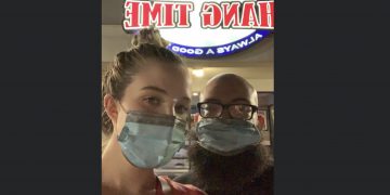 식당에서 마스크 착용했다가 쫒겨난 부부