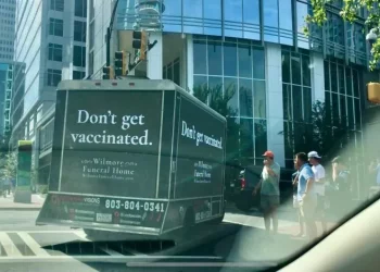 “백신 맞지 말라” 장의업체 이색 반전 광고 ‘눈길’