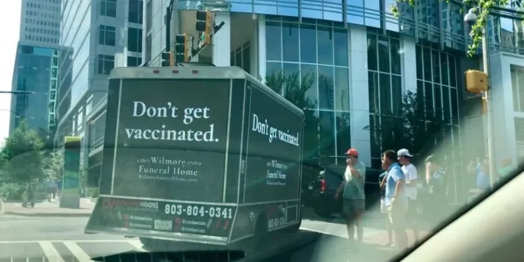 “백신 맞지 말라” 장의업체 이색 반전 광고 ‘눈길’