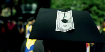“학자금 융자로 공부하느니 돈 번다” … 미국 청소년들, 대학 기피 증가