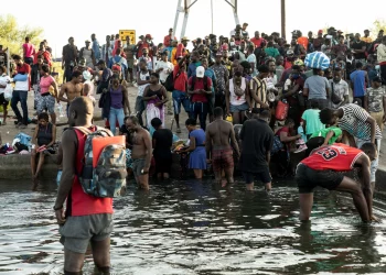 텍사스 주정부 “연방정부, 불법난민 처리 능력 없다”