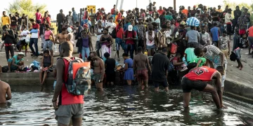텍사스 주정부 “연방정부, 불법난민 처리 능력 없다”