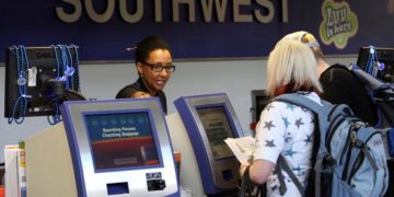 항공사들, 텍사스 ‘백신의무화 금지’ 반발 … “항공사는 연방정부 규제 받아”