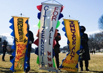 “생후 3개월에 입양됐지만, 저는 추방재판 중입니다”