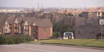 북텍사스 임대료 상승 ‘미쳤다’ … “월급받아 렌트비 내면 끝”