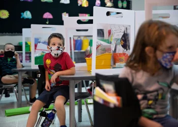 연방법원 “텍사스 학교 마스크의무화 금지 안된다” 판결