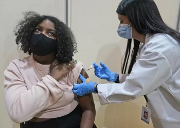 FDA, 16세~17세 청소년 부스터샷 긴급사용 승인