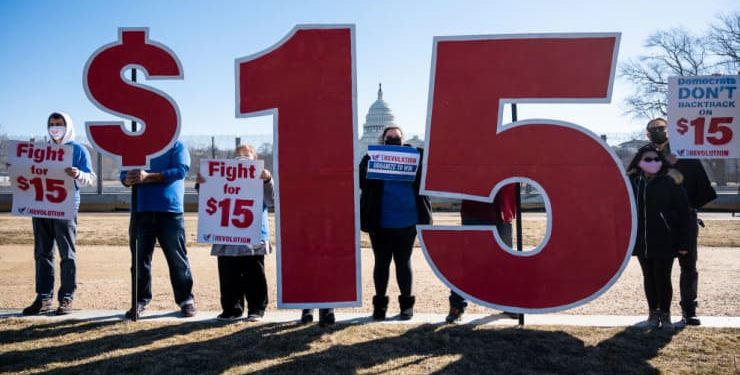 미국 26개 주 내년 최저임금 15달러로 인상 … ‘텍사스는 7.25달러 유지’