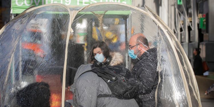 오미크론 두번째 확진자, 뉴욕 여행 … “N차 감염 우려”