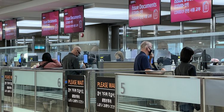 [속보] 한국, 2주 동안 모든 내외국인 입국자 ‘자가격리 10일’ 필수