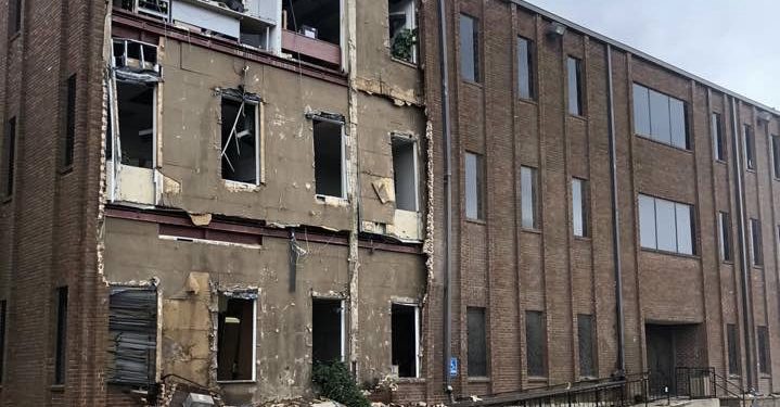 [긴급] 휴스턴 토네이도에 한인상가도 피해 … “정전 및 누수 2차 피해”