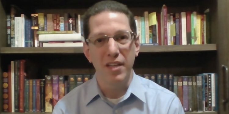 콜리빌 유대교 예배당 인질극, 구출이 아닌 탈출 … “랍비 사이트론 워커는 영웅”