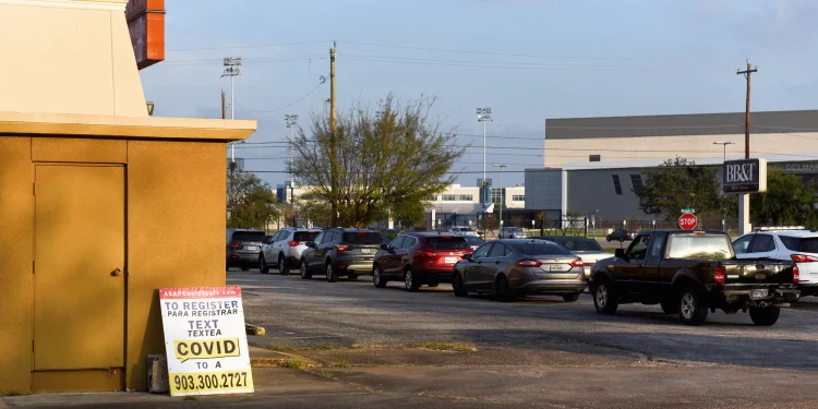 텍사스, 연방정부에 “코로나 연방검사소와 치료제 수급 늘려 달라” 요청