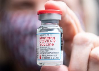 FDA, 모더나 코로나19 백신 완전 승인