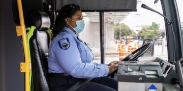 휴스턴 메트로, 버스기사 모집 … “이중 언어 가능자에게 추가 보너스”