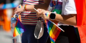 “플로리다의 ‘게이라고 말하지 말라’ 법안, 텍사스에도 필요해”