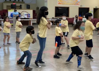 [Photo] “신나는 놀이로 한국을 배워요”