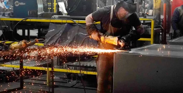 인플레이션 압박에 미국인들 ‘은퇴’ 늦추거나 일터 복귀