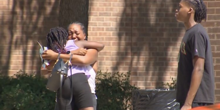 달라스 남부 250명 학생들 참여한 여름캠프에 총격범 침입 … “총격범은 사살”