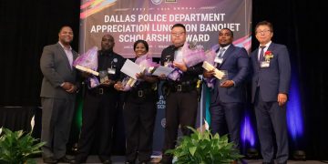 [사진] 달라스 한인상공회 우수 경찰 표창