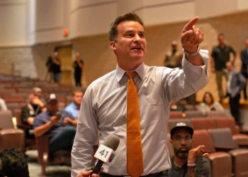 유벨디 총격 대응 ‘처참한 실패’ 인정은 하지만 정보는 공개안하는 DPS