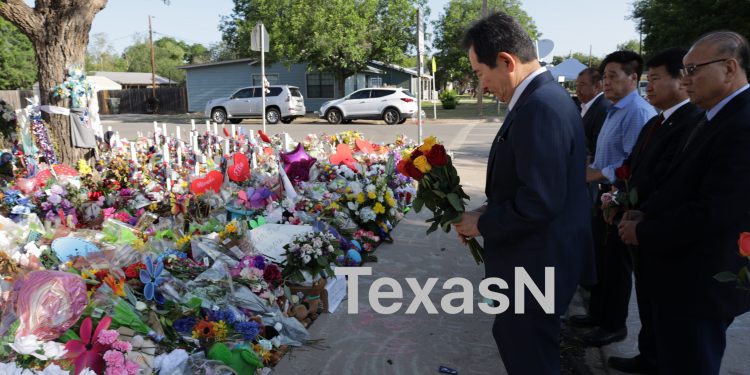 [단독] 유벨디 참사현장 찾아 추모한 정세균 전 총리