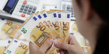 ‘1유로=1달러’ 달러 초강세 … “1유로 0.95달러까지 하락 가능”