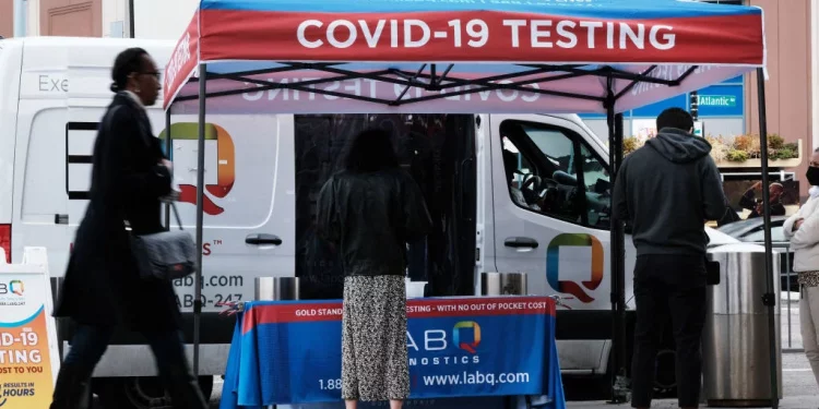 오미크론 하위변이 BA.5로 인한 재감염 증가