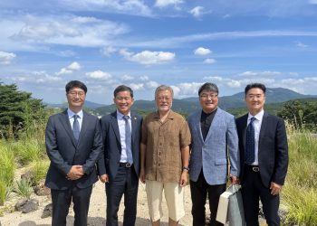 문재인 전 대통령 “초당적인 한반도 평화 공공외교 활동 중요”