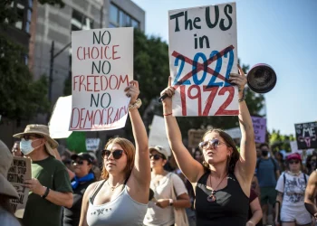 텍사스, 십대 임신율 여전히 높아 … “전체 학교 4분의 1, 성교육 없어”