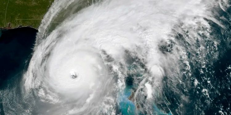 점점 강해지는 허리케인 ‘이언’, 플로리다 ‘비상사태’