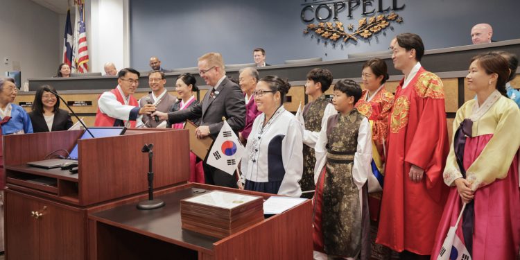 “한복은 2천년을 이어온 한국의 것” … ‘한복의 날’ 선포한 코펠시