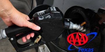 OPEC+의 하루 200만 배럴 감산 발표후 텍사스 주유비 상승