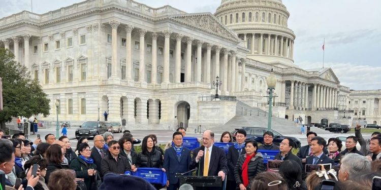 ‘한반도 평화법안’ 비난에 동조한 민주평통 사무처