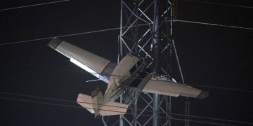 워싱턴 D.C 인근에서 경비행기 추락 … 12만 가구 정전