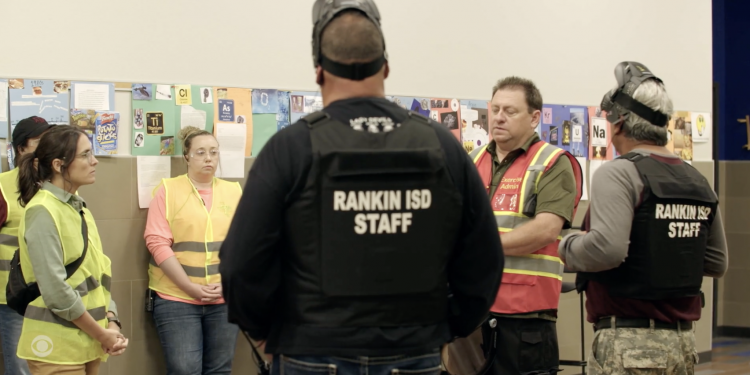 텍사스 교사들, 학교에서 총기 소지 가능 … “규제없는 소지는 문제” 지적