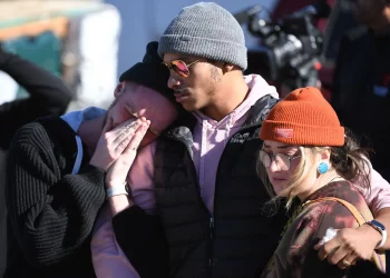 콜로라도 성소수자 클럽에서 총기난사… 5명 사망·25명 부상