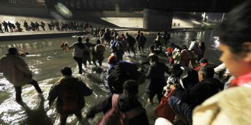 엘파소, 니카라과 이민자들 달라스와 휴스턴 등으로 이송계획