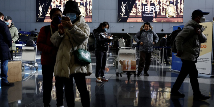 미 행정부, 중국발 입국자에 대한 검역 강화 고려