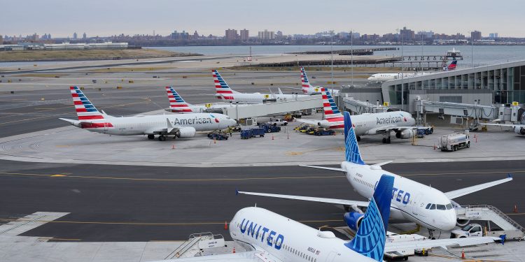 오늘(11일) 오전 한때 국내선 전면 중단 사태 … ‘연방항공청 전산오작동이 원인’