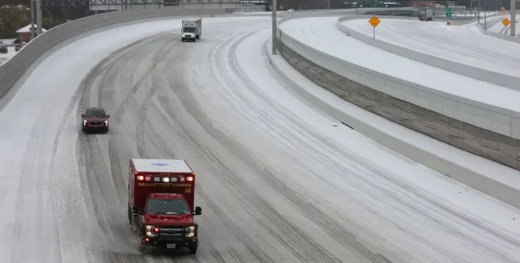텍사스 얼음폭풍에 2,000여편 항공기 운항취소