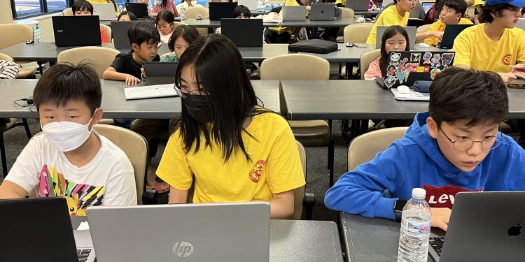 [사진] “코딩 배우고 있어요”