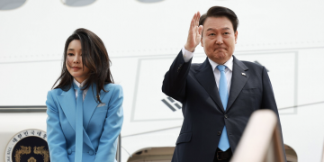 윤석열 대통령 “일본은 사과위해 무릎을 꿇어야 한다는 주장에 동의못해”