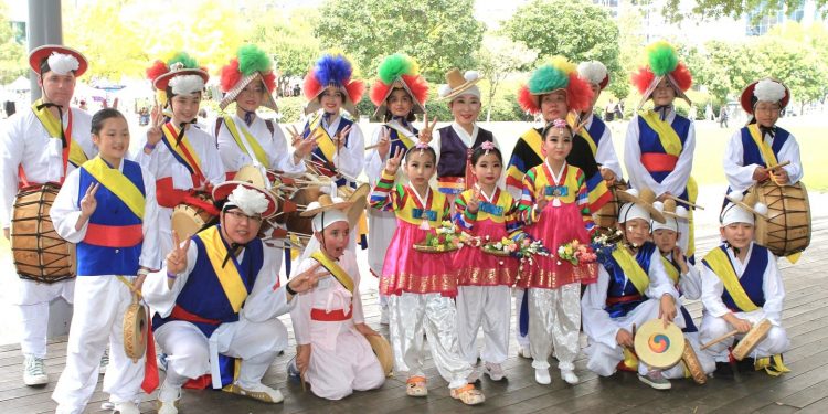 휴스턴 대표 세계문화 축제 무대에 오른 ‘휴스턴 한인농악단’
