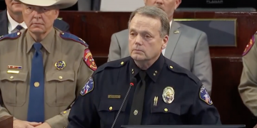 [알렌몰 총격참사] 총격범이 소지한 무기 8개 모두 합법적 구매